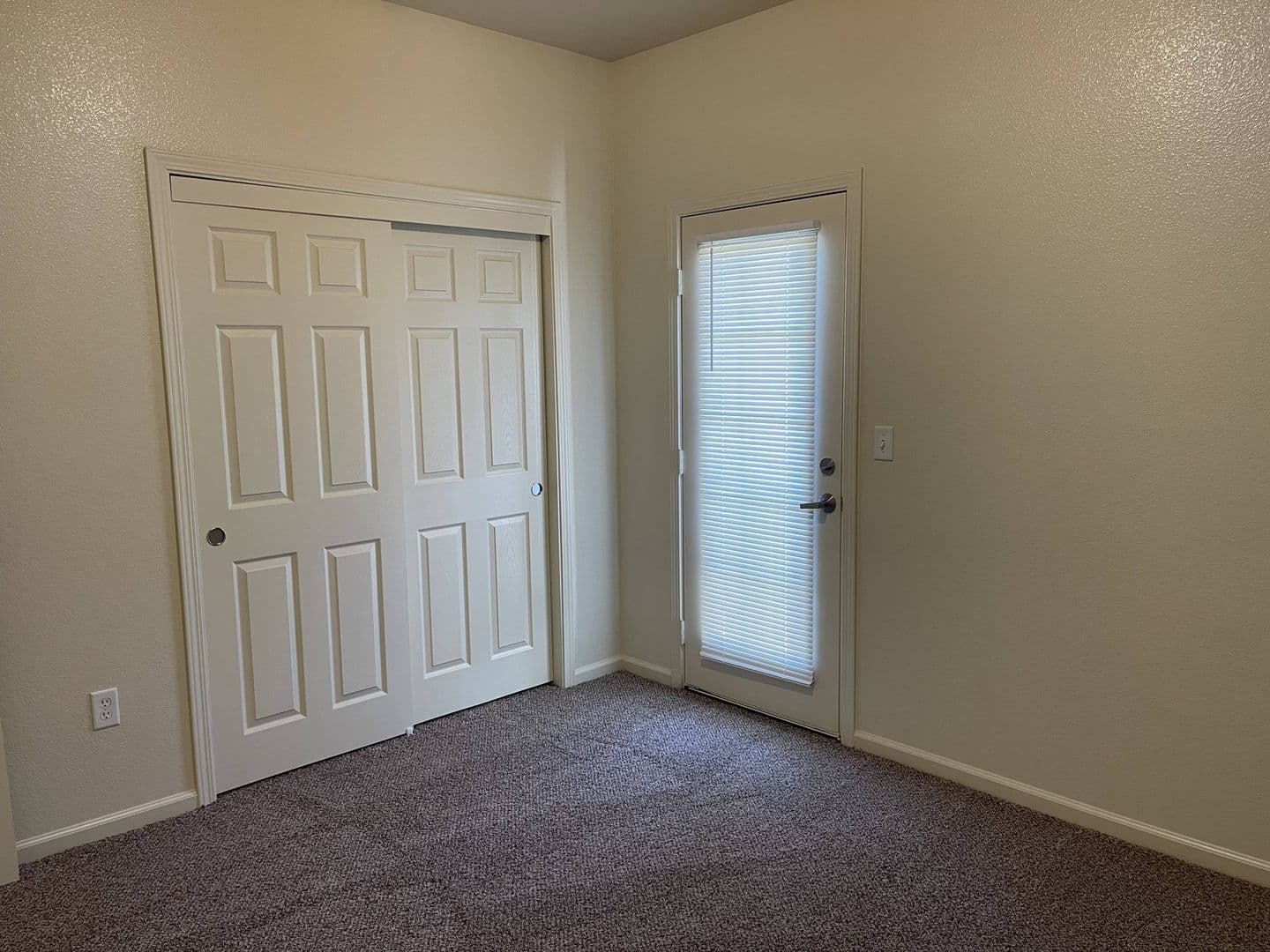 Marysville Apartment: 929 Featherside Way 1-4