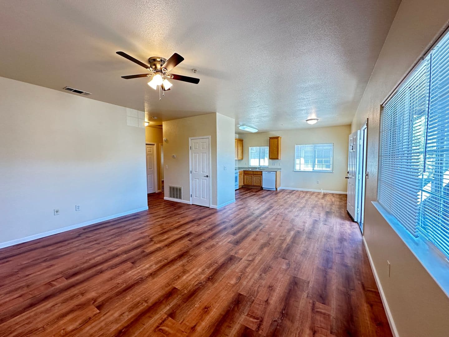 Marysville Apartment: 929 Featherside Way 1-4