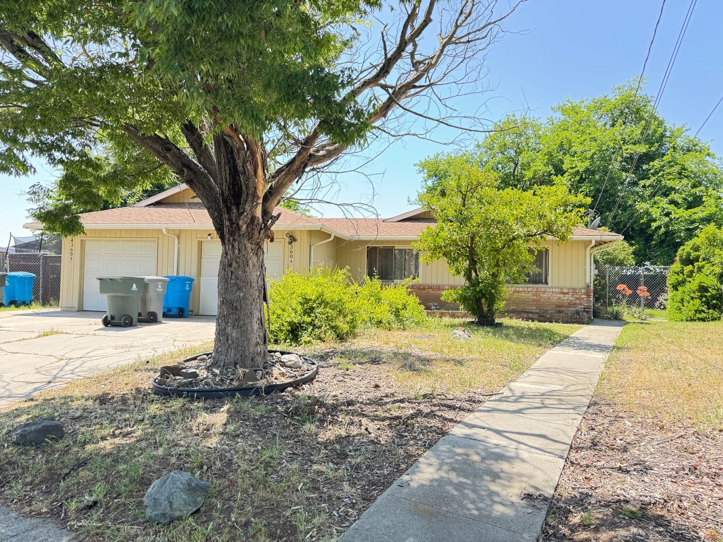 Olivehurst Apartment: 4360 Twain Dr