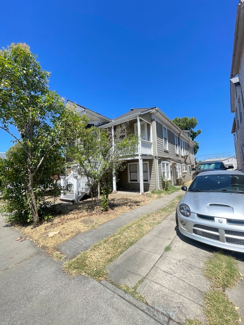 Marysville Apartment: 329 B St