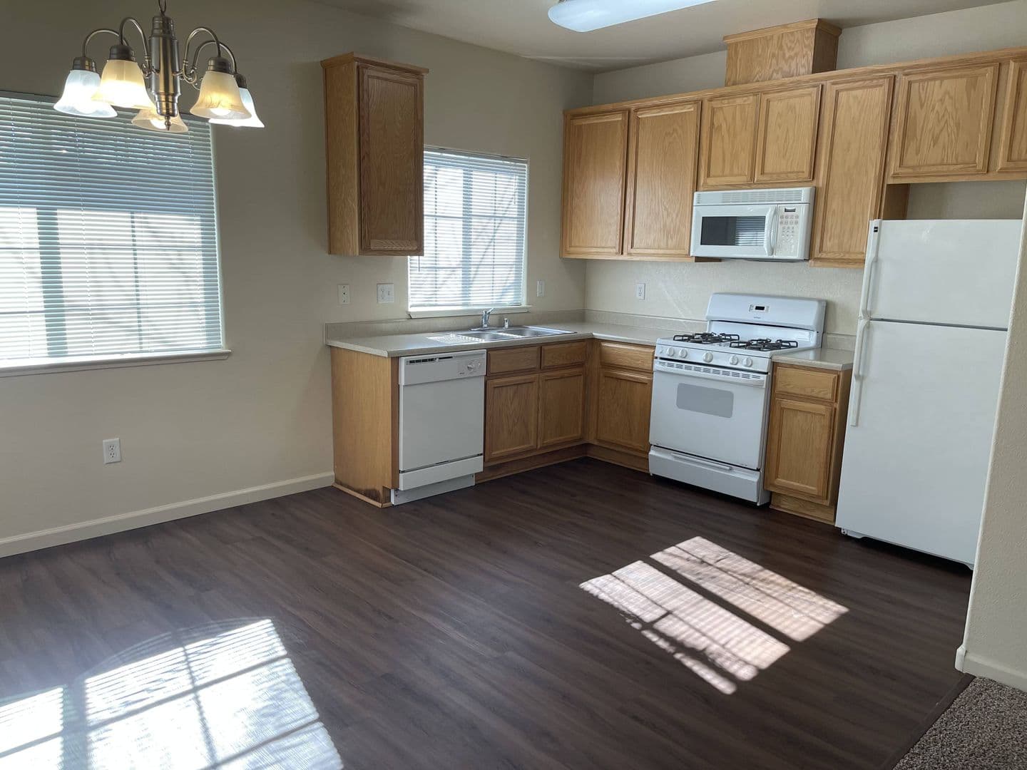 Marysville Apartment: 929 Featherside Way 1-4
