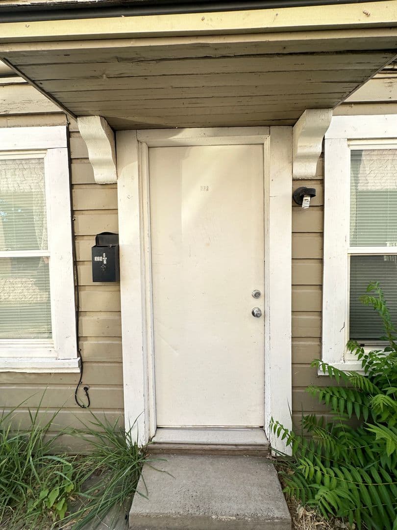 Marysville Apartment: 329 B St