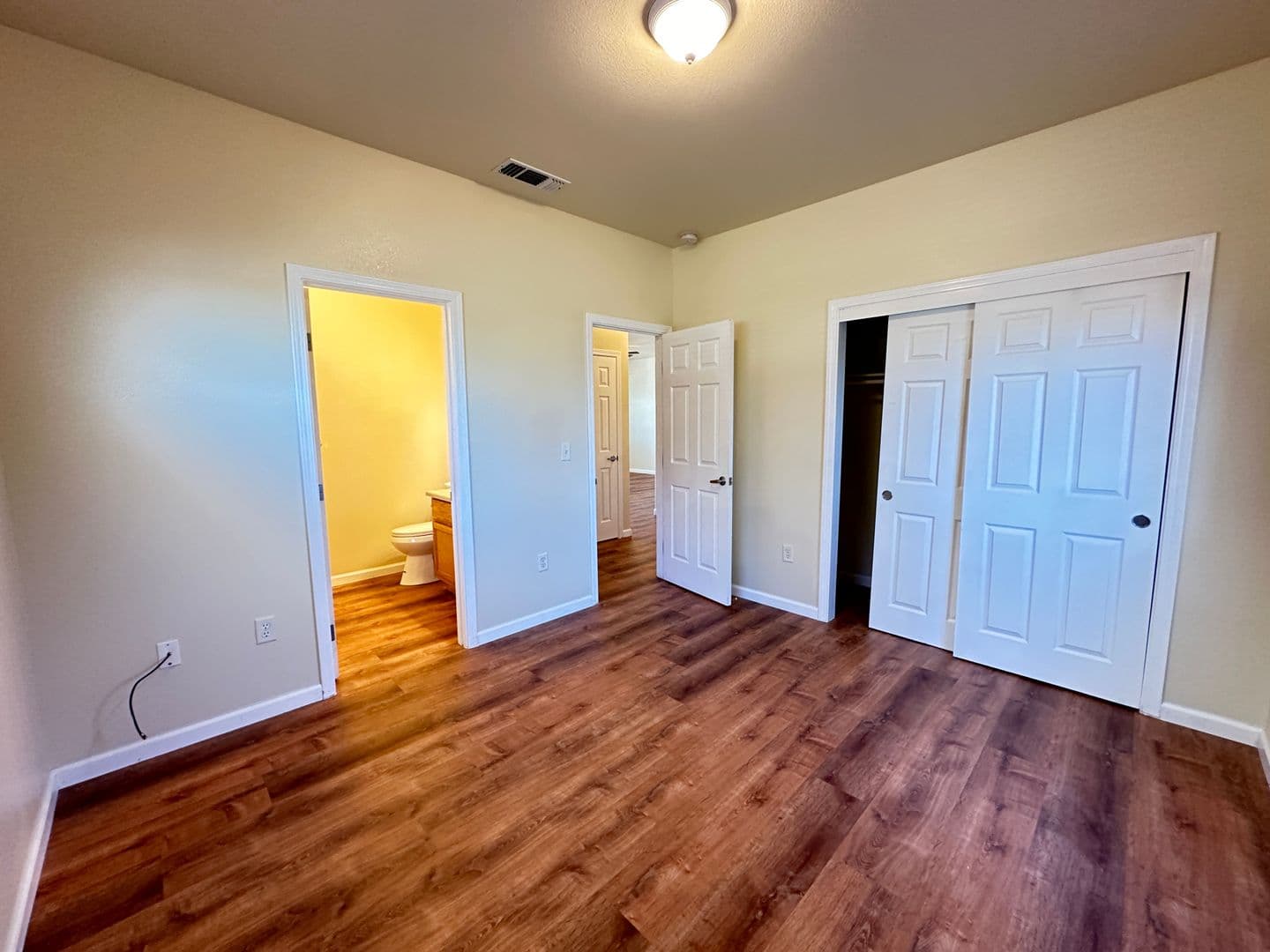 Marysville Apartment: 929 Featherside Way 1-4