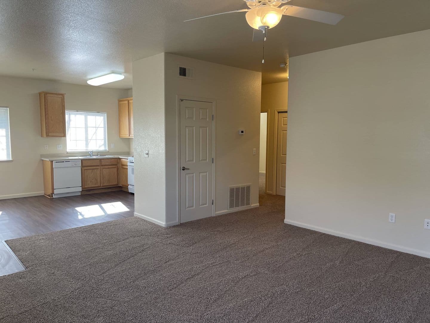 Marysville Apartment: 929 Featherside Way 1-4