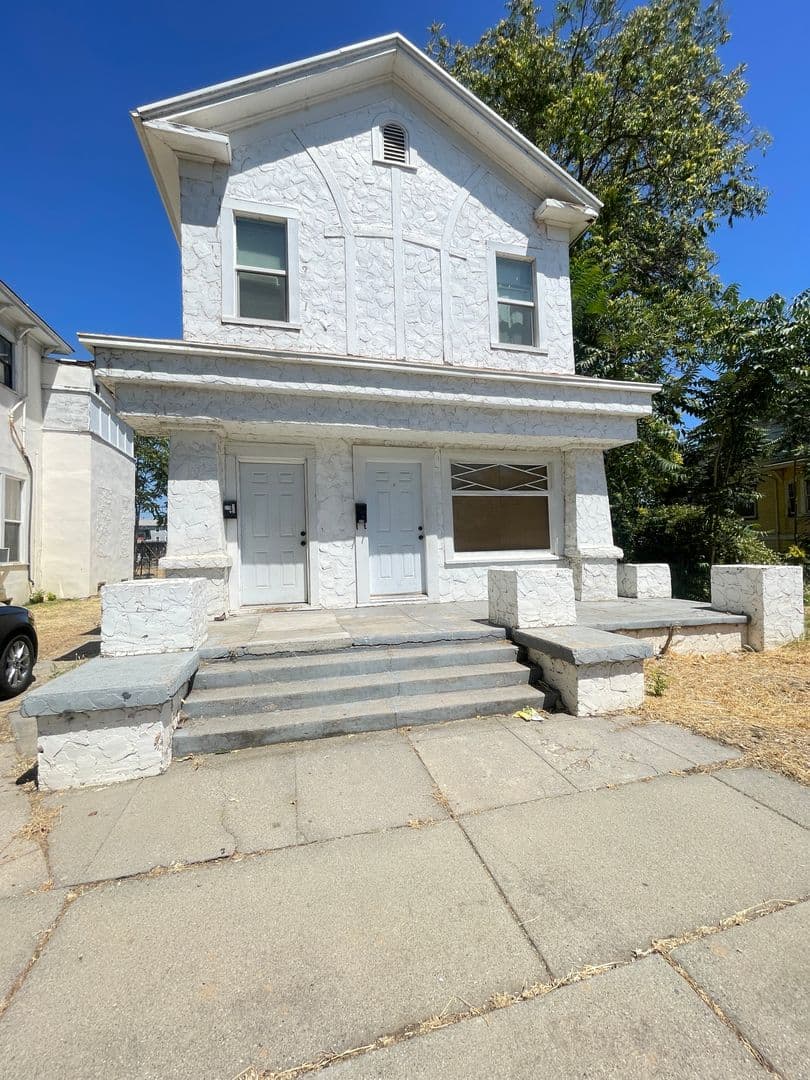 Marysville Apartment: 319 B St