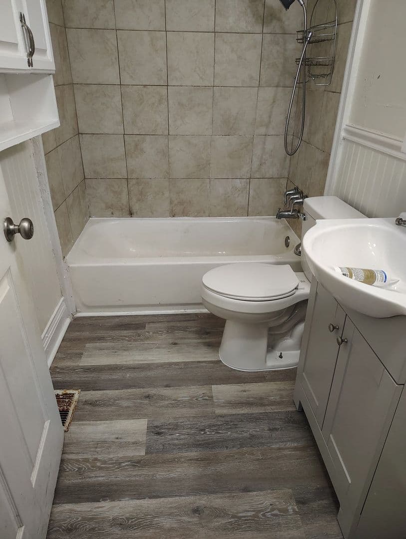 Jackson House: 4638 S McRaven Road