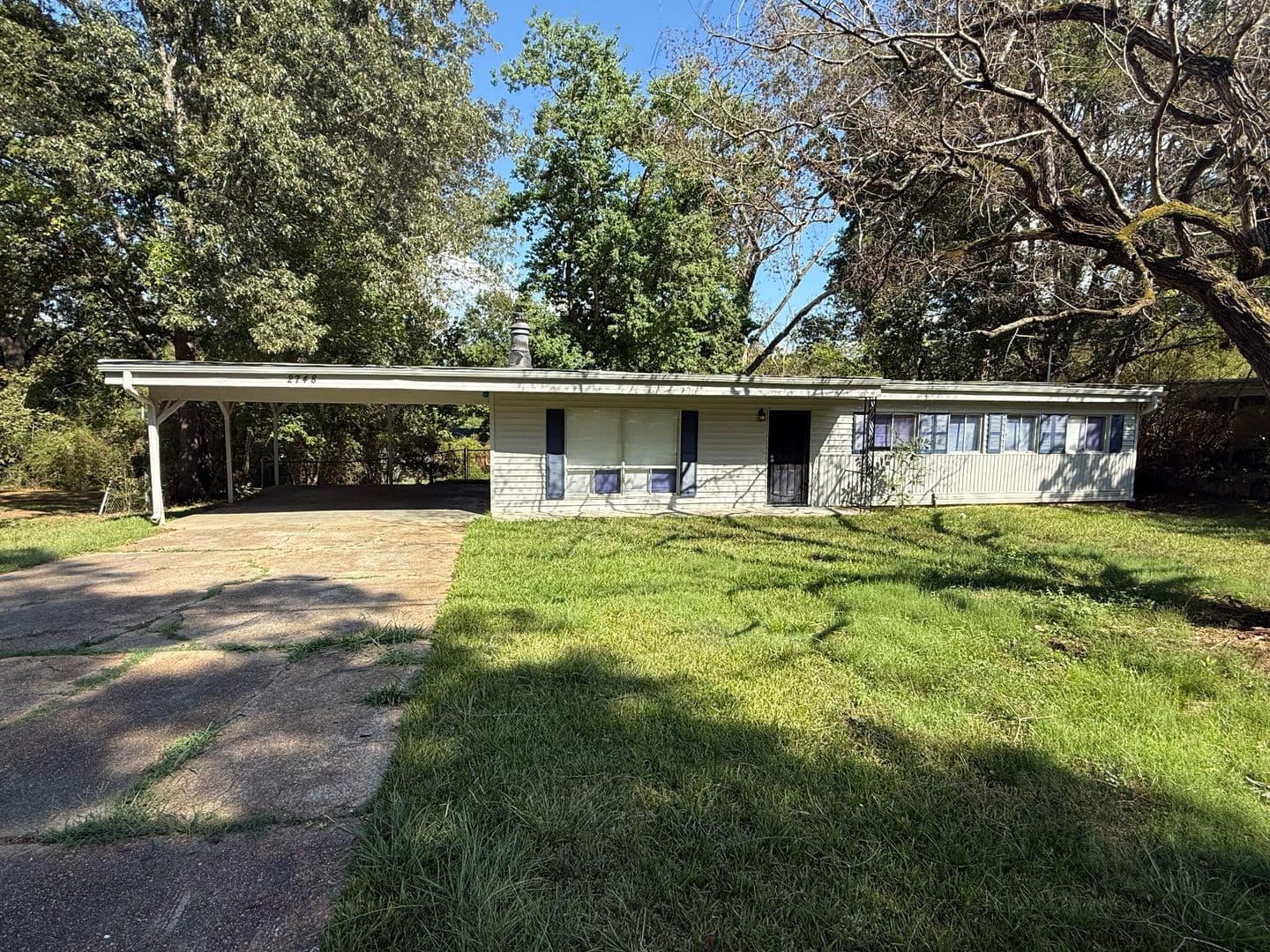 Jackson House: 2748 Woodside Drive