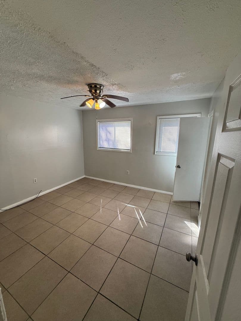 Jackson House: 2748 Woodside Drive