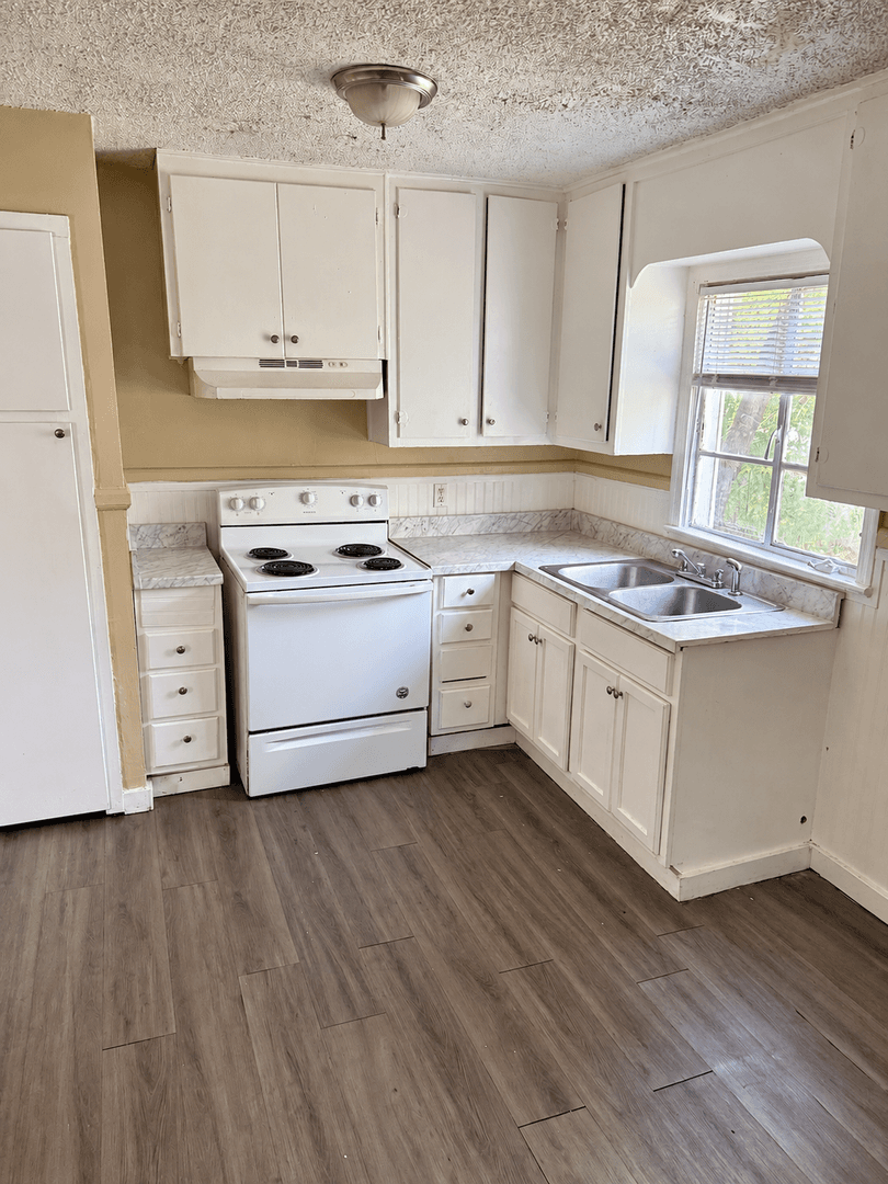 Jackson House: 782 Launcelot Road