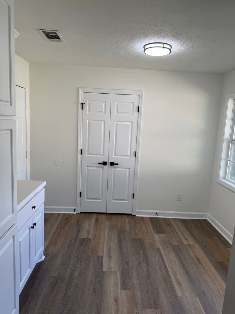 Ridgeland House: 703 Lansdowne Lane
