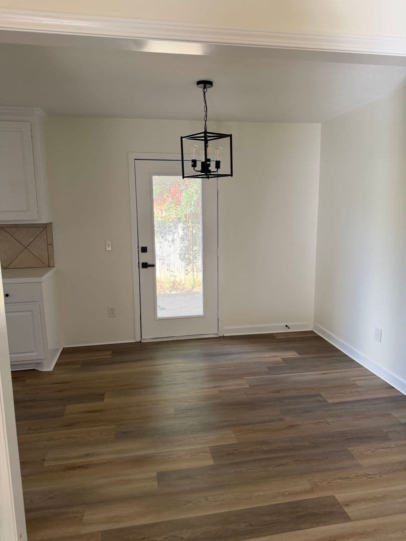 Ridgeland House: 703 Lansdowne Lane