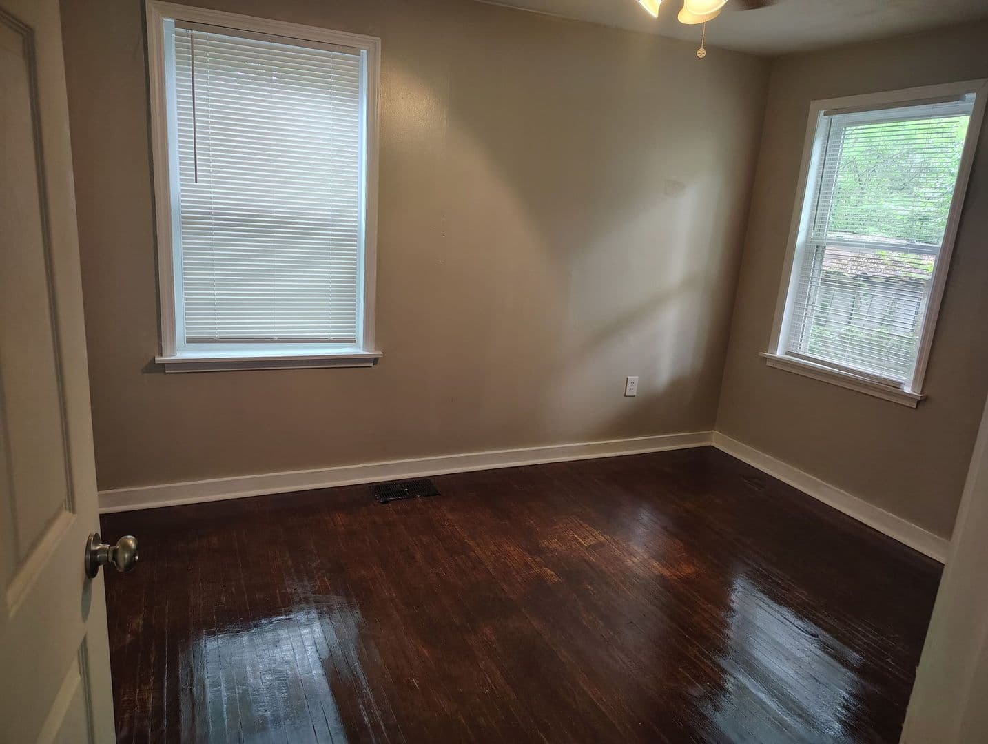 Jackson House: 4638 S McRaven Road