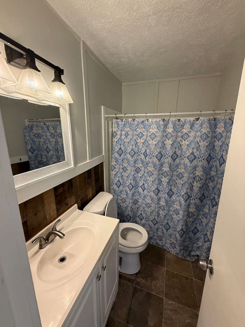 Jackson House: 2748 Woodside Drive
