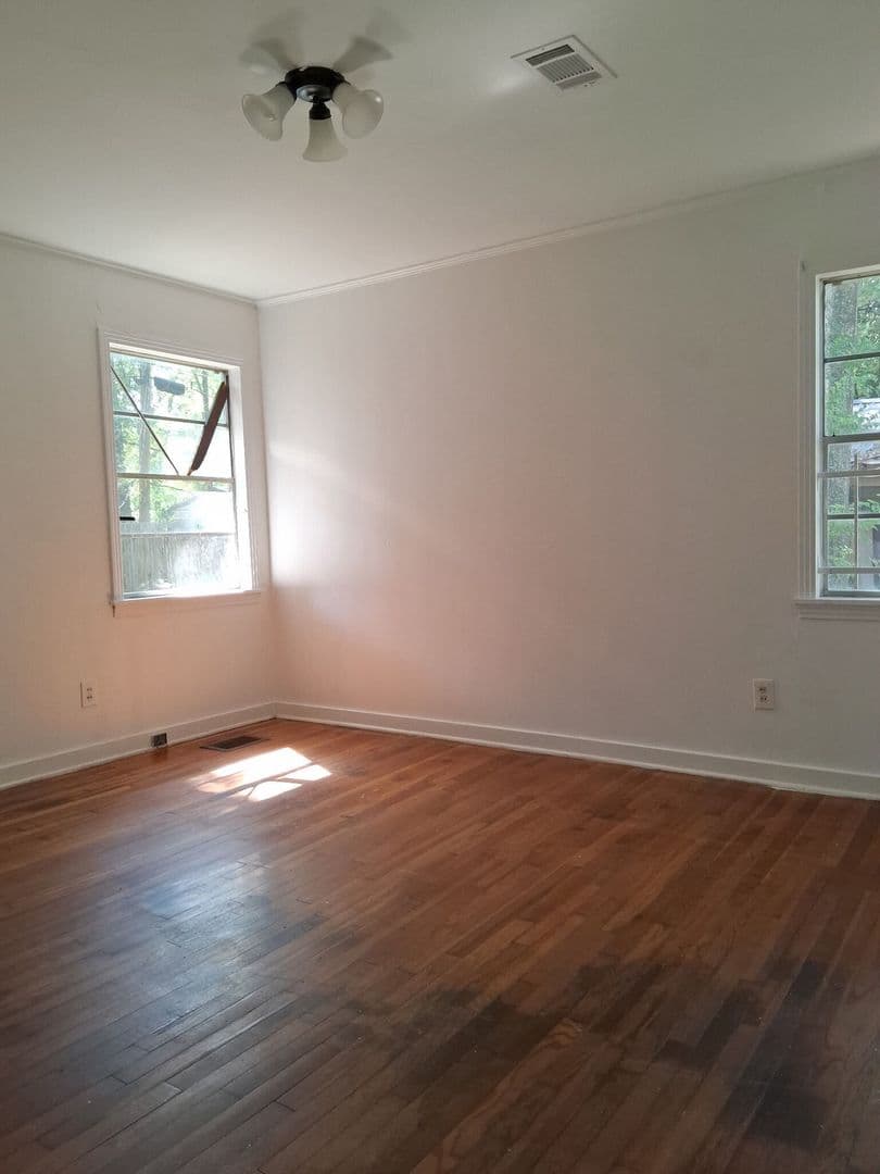 Jackson House: 1826 Wisteria Drive