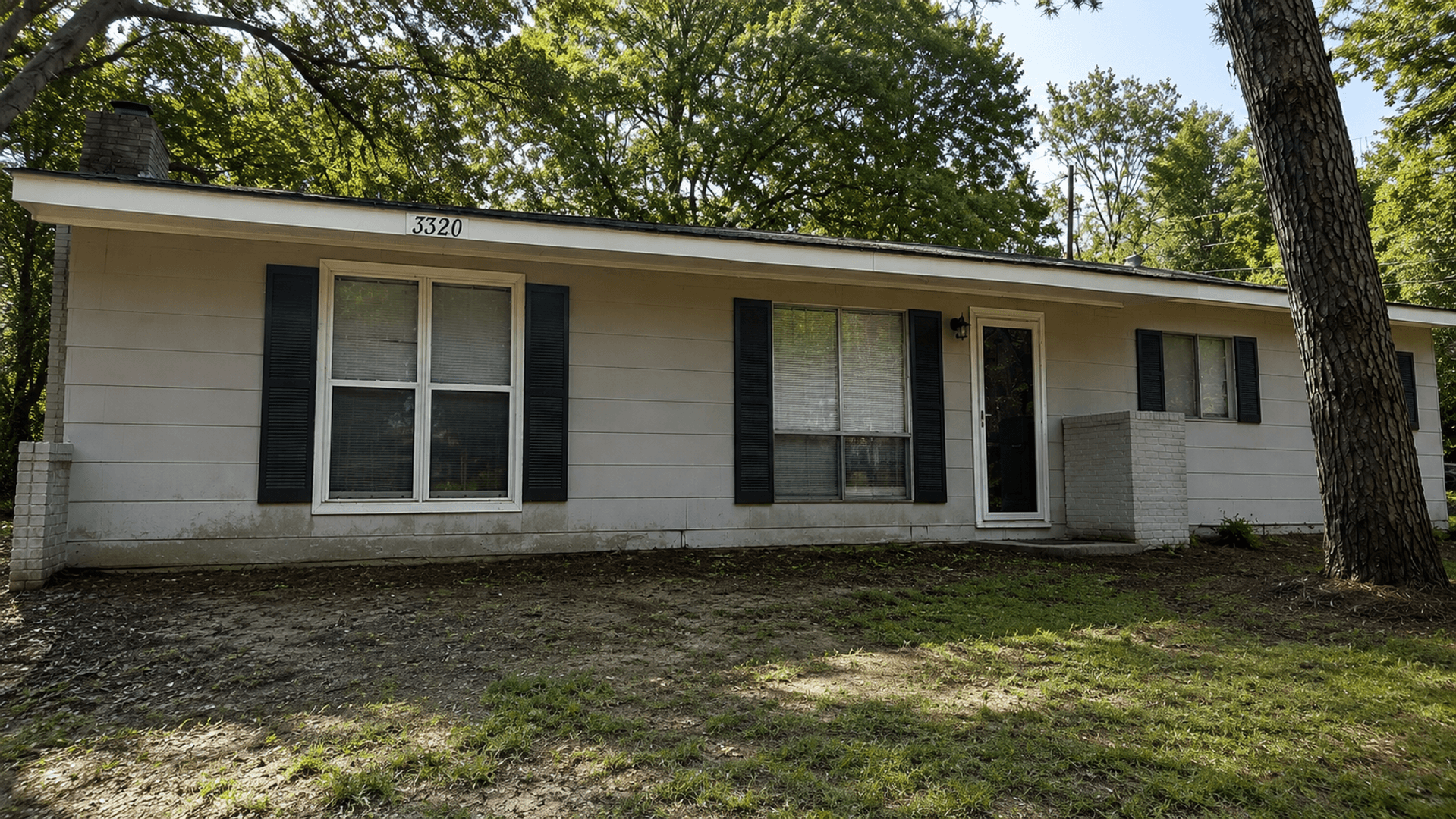 Jackson House: 3320 Ridgeland Drive