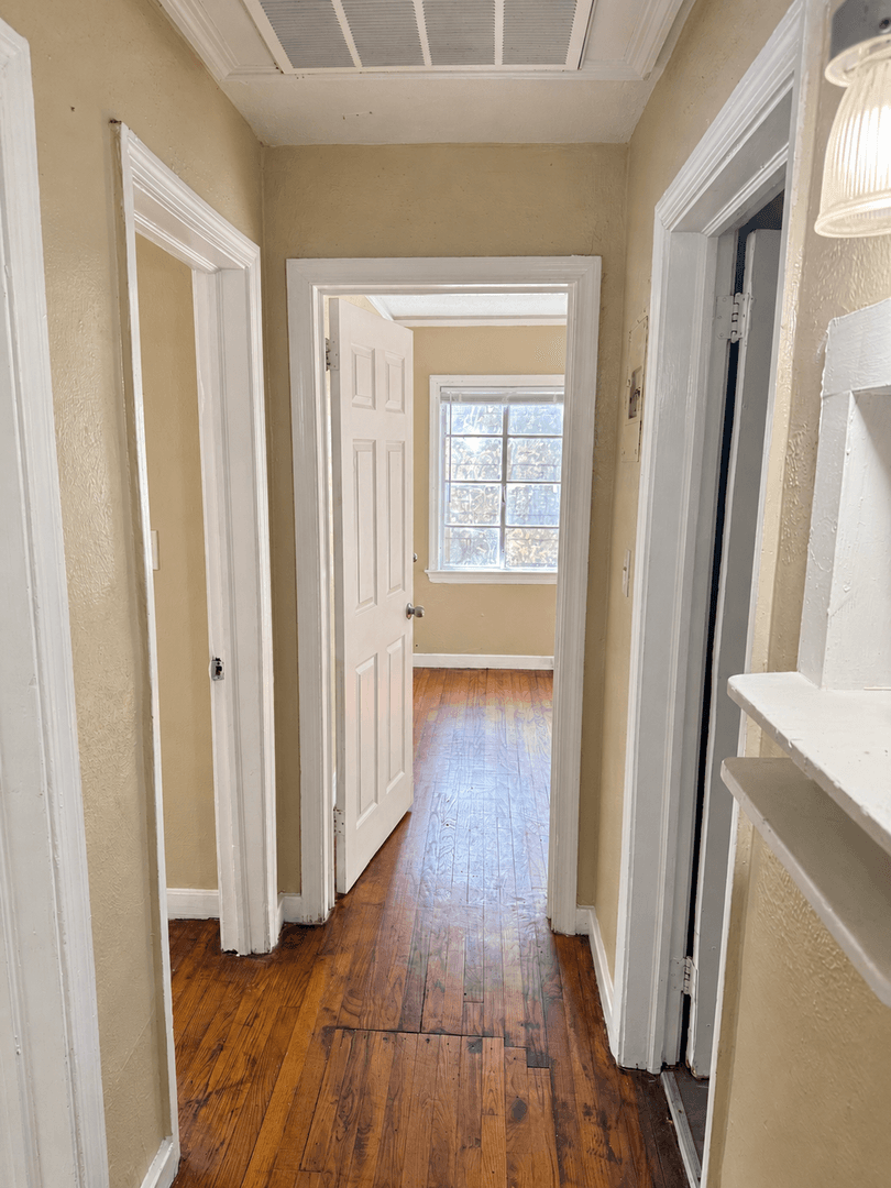 Jackson House: 782 Launcelot Road