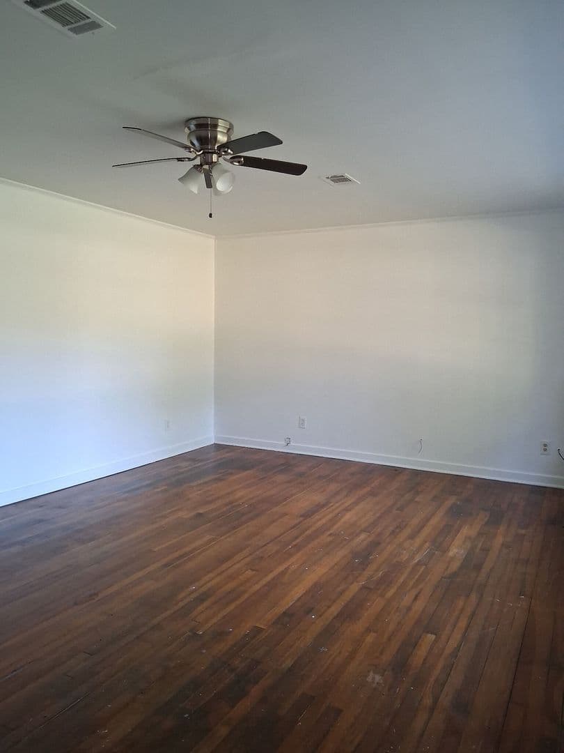 Jackson House: 1826 Wisteria Drive