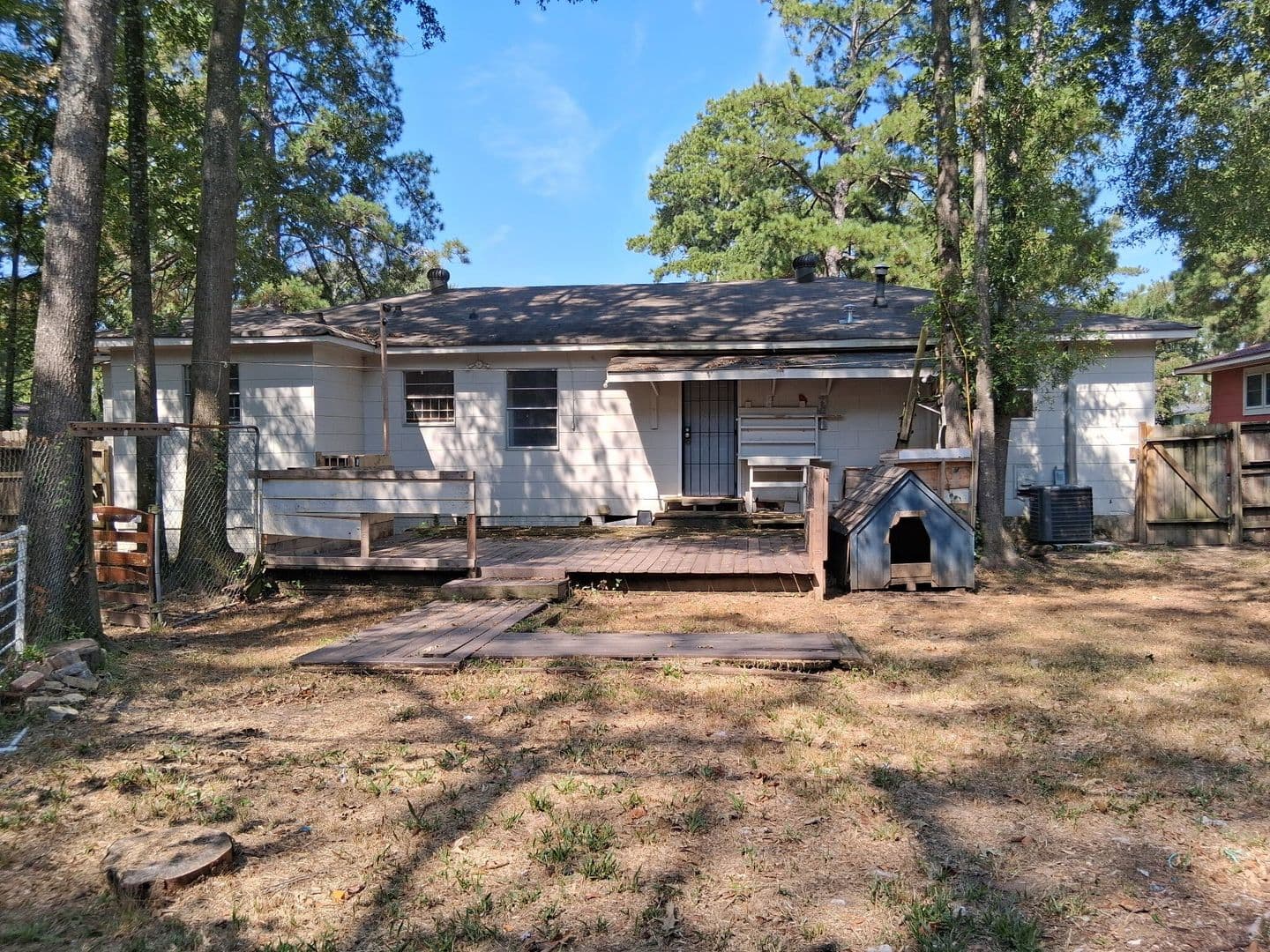 Jackson House: 1826 Wisteria Drive