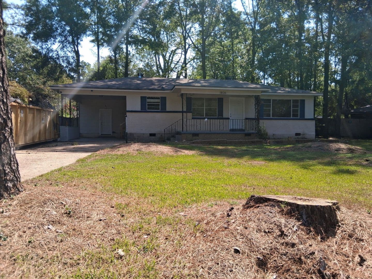 Jackson House: 1826 Wisteria Drive