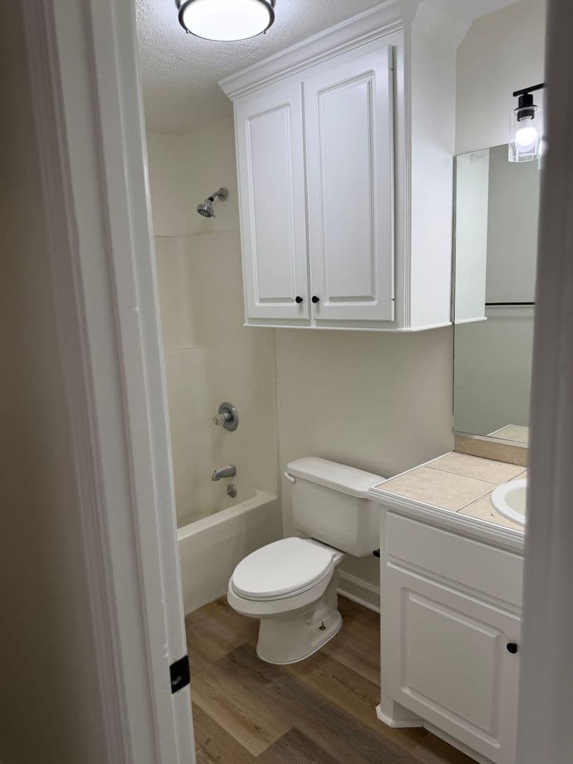 Ridgeland House: 703 Lansdowne Lane
