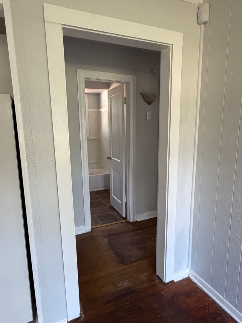 Jackson House: 618 Avalon Road