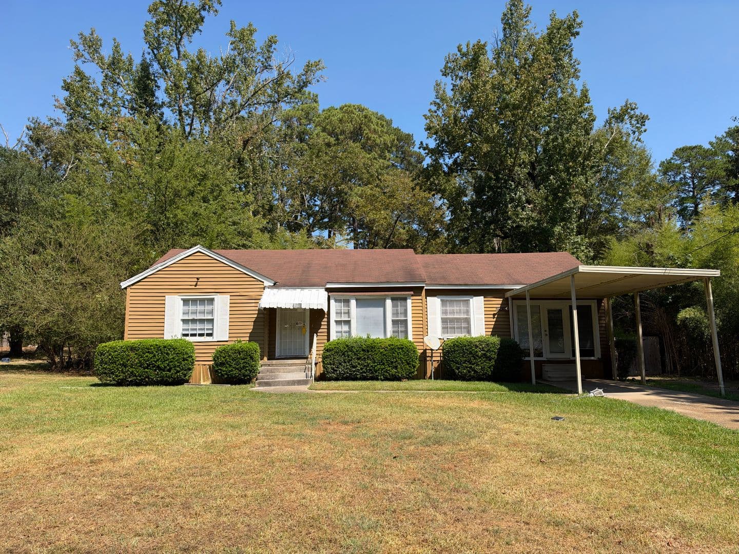 Jackson House: 826 Monterey Street
