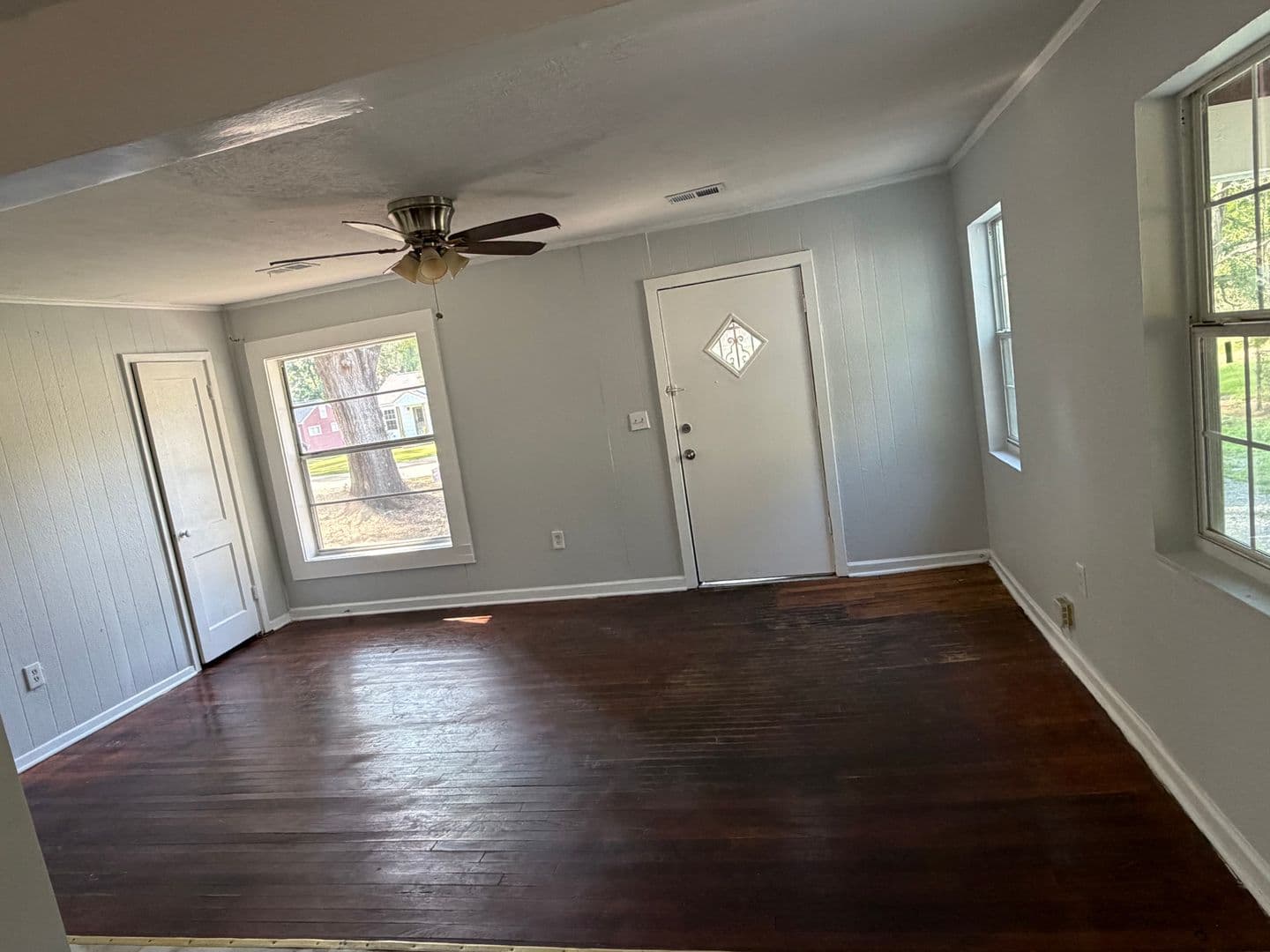 Jackson House: 618 Avalon Road