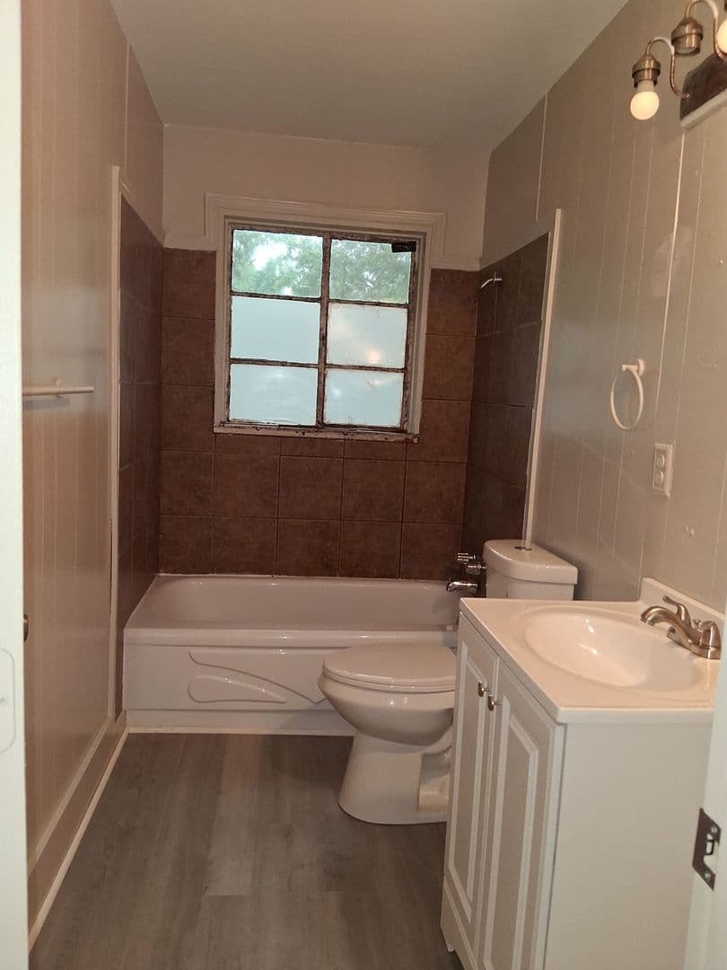Jackson House: 3122 Oak Forest Drive