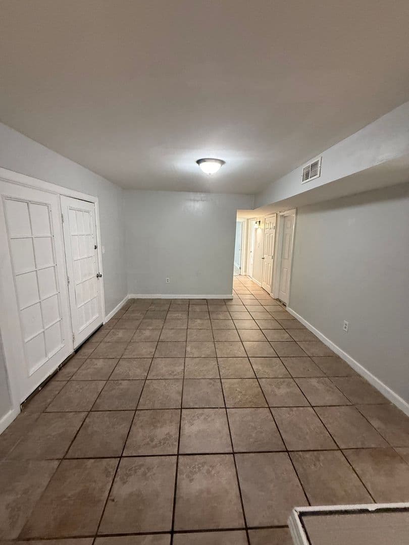 Jackson House: 2748 Woodside Drive