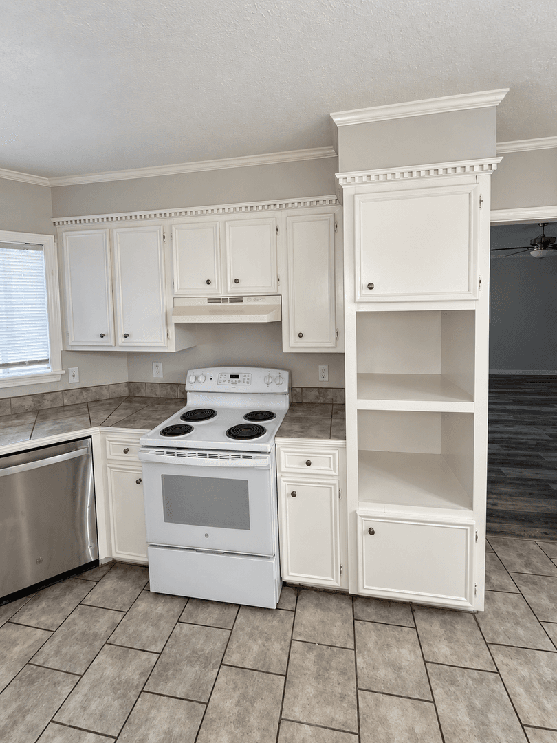 Jackson House: 1426 Tracewood Dr