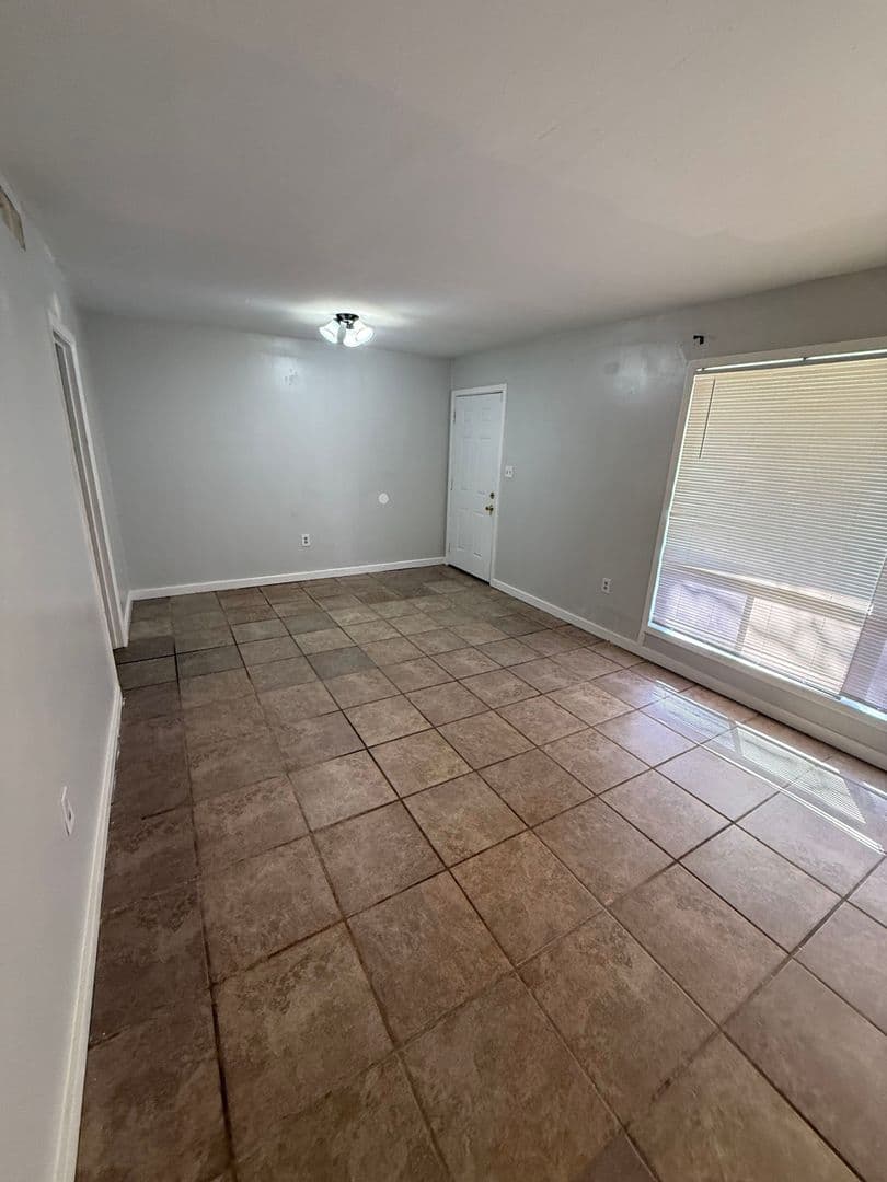 Jackson House: 2748 Woodside Drive