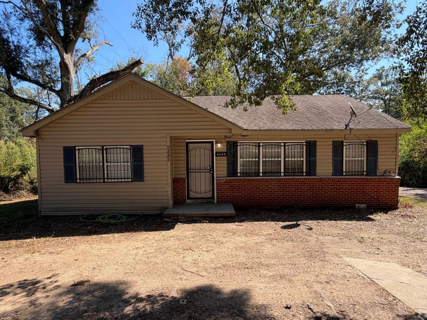 Jackson House: 2442 Glenn Street