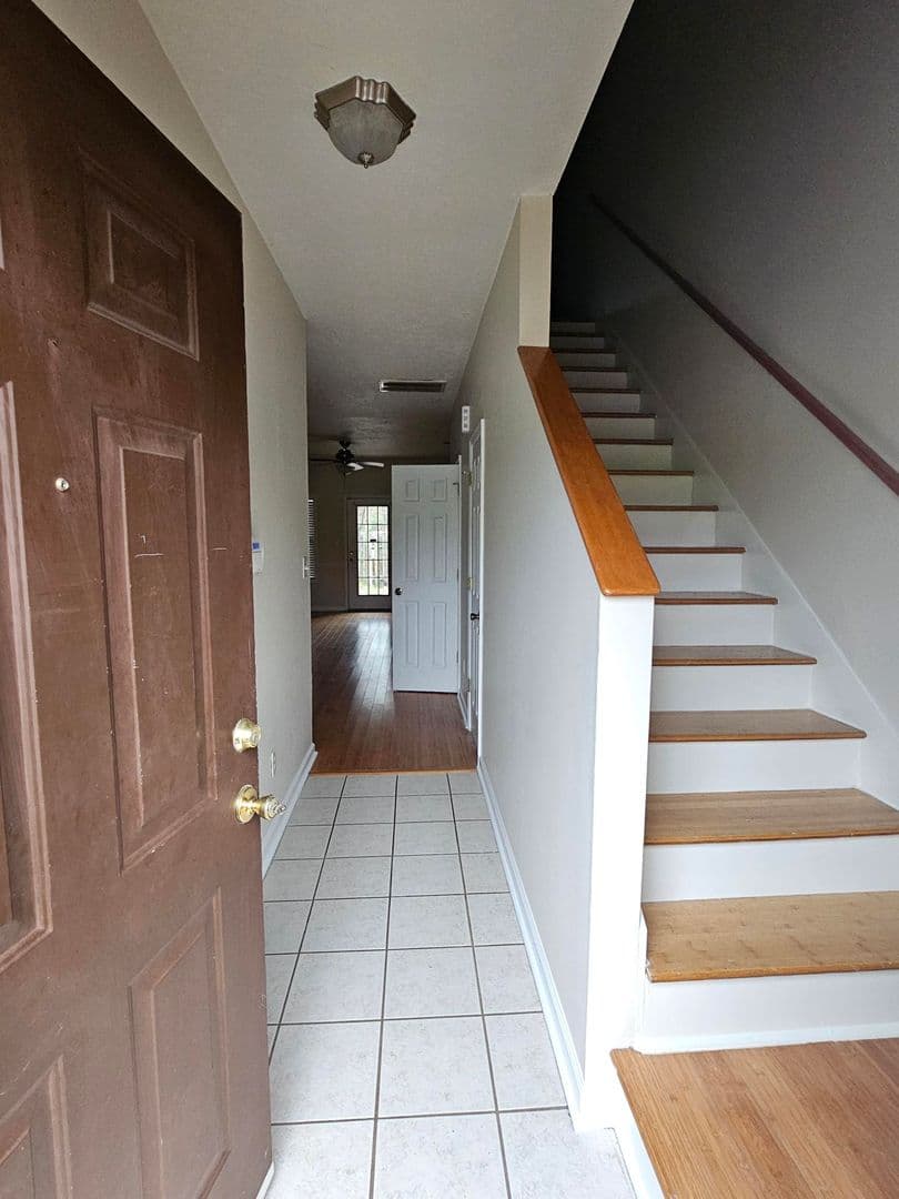 Augusta Townhome: 338 Bay Street