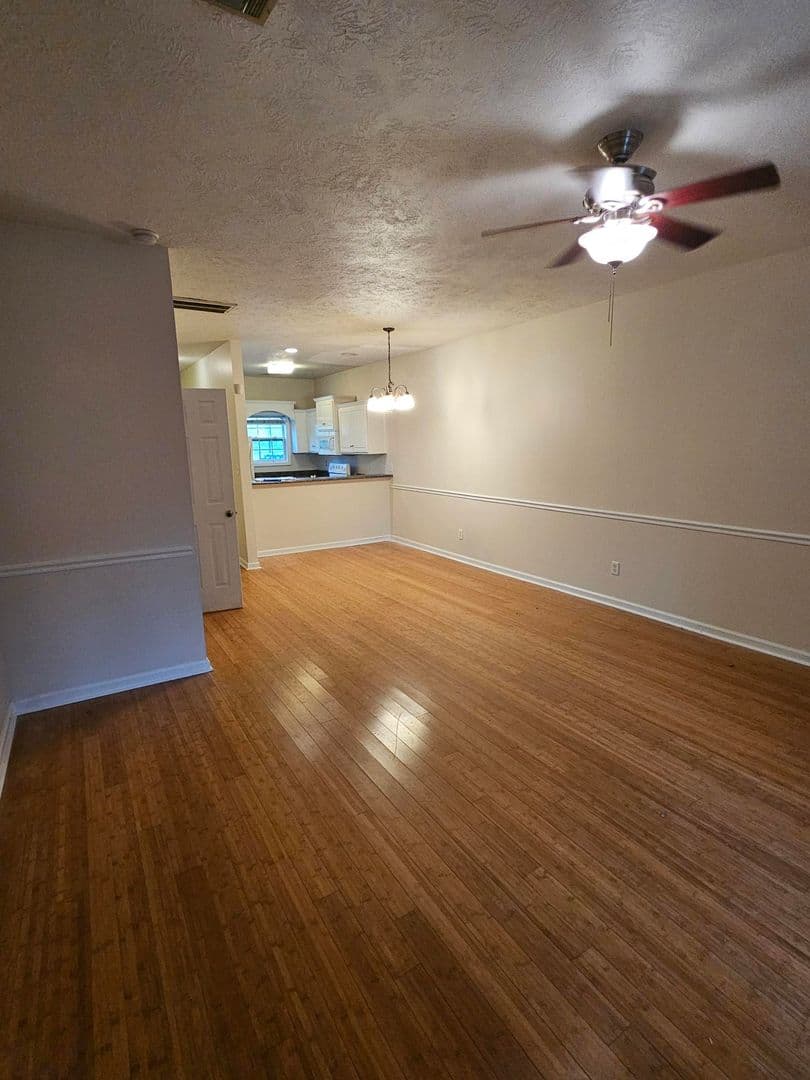 Augusta Townhome: 338 Bay Street