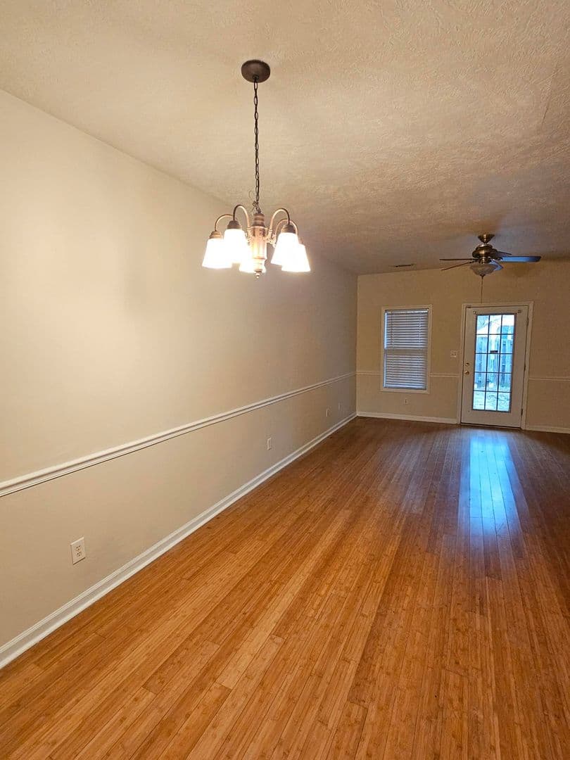 Augusta Townhome: 338 Bay Street