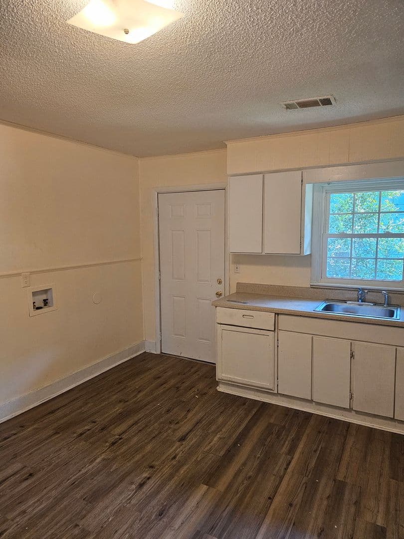 Augusta House: 2430 Oakridge