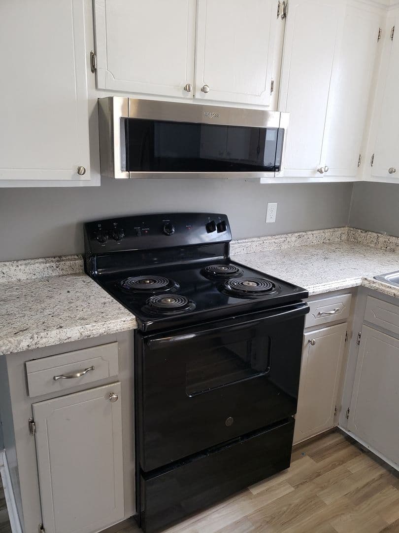 North Augusta House: 421 Alta Vista