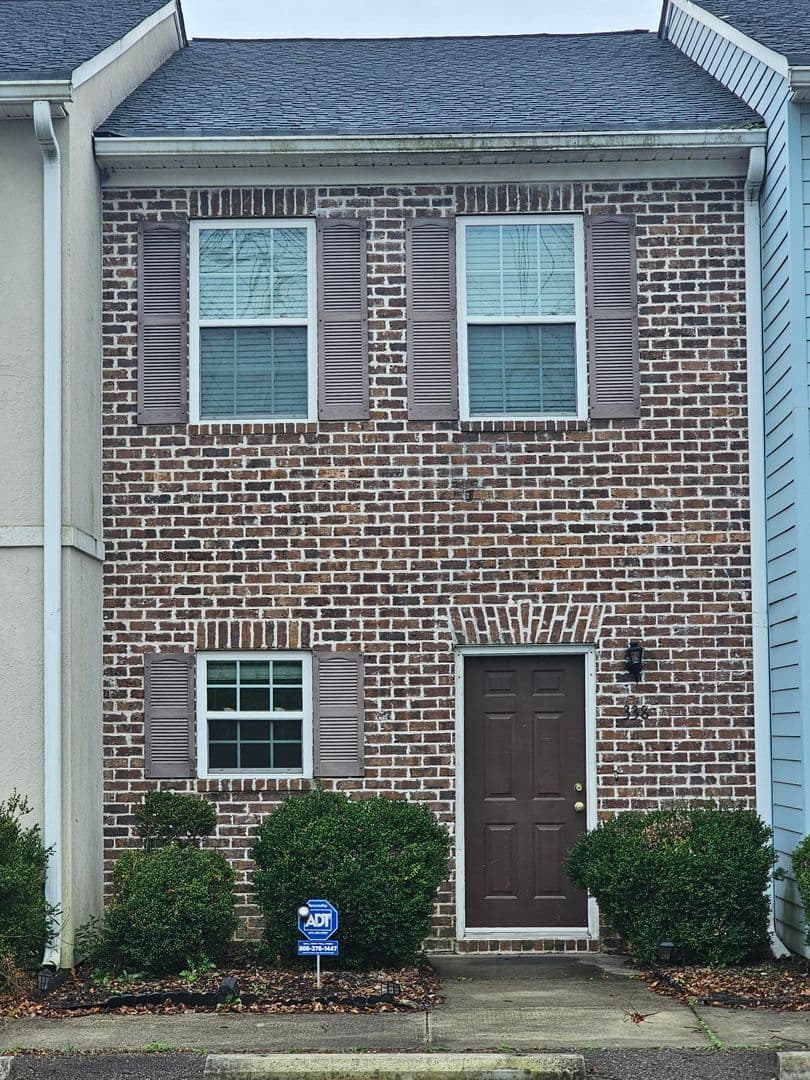 Augusta Townhome: 338 Bay Street