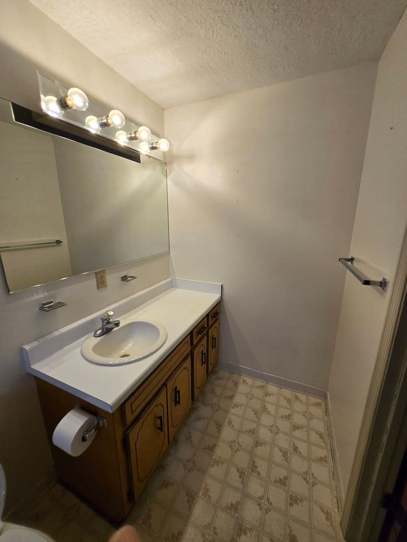 Hephzibah House: 2923 Celeste Drive