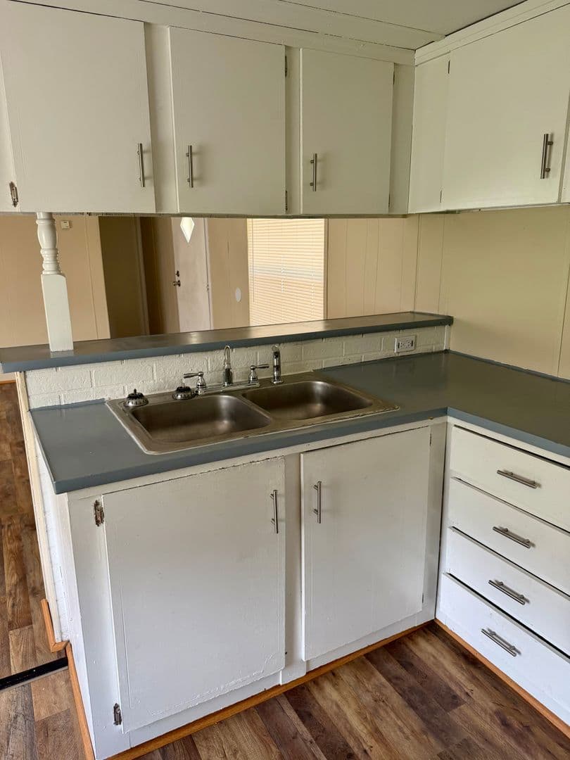 Denver House: 6345 King Wilkinson Road
