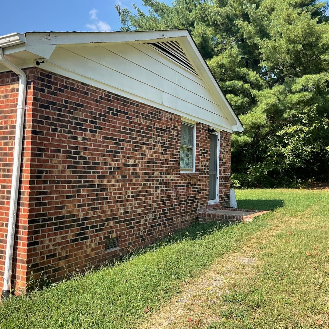 Lincolnton House: 2835 Shrum Street