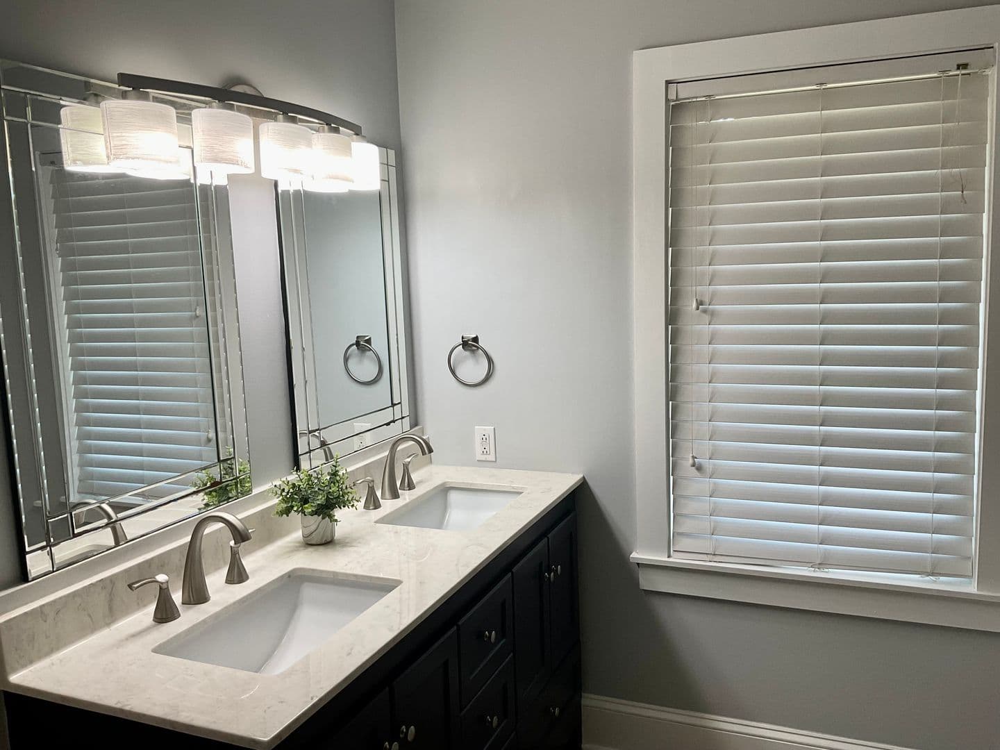 Lincolnton House: 1190 Park Cir