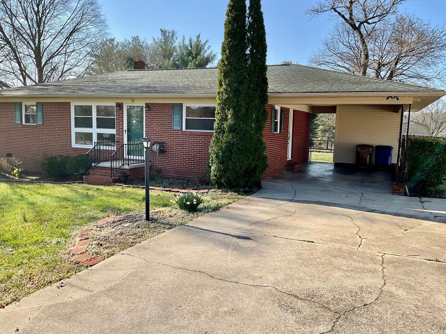 Lincolnton House: 1804 Country Club Road