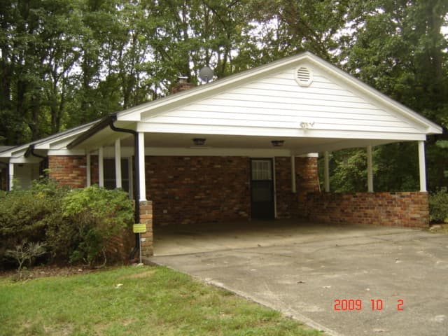 Lincolnton House: 908 Harvey Road