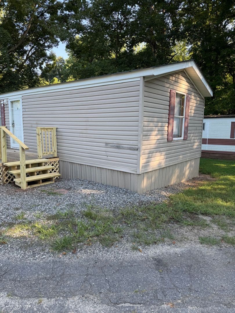 Lincolnton House: 106 Davis Street