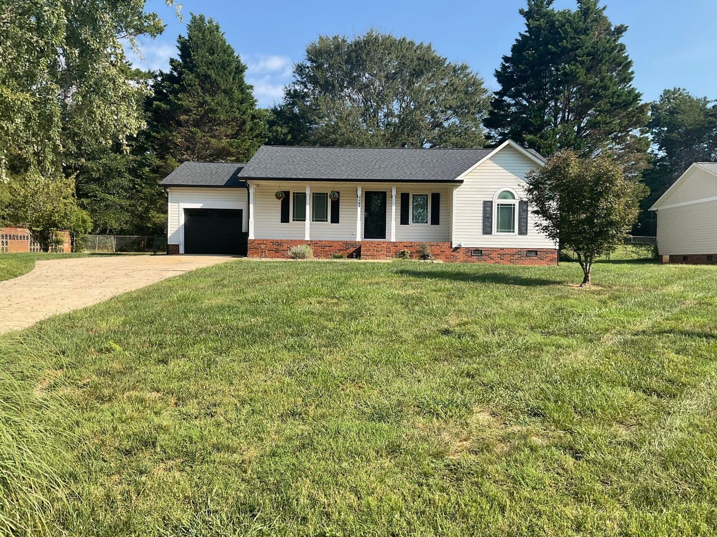 Lincolnton House: 1190 Park Cir