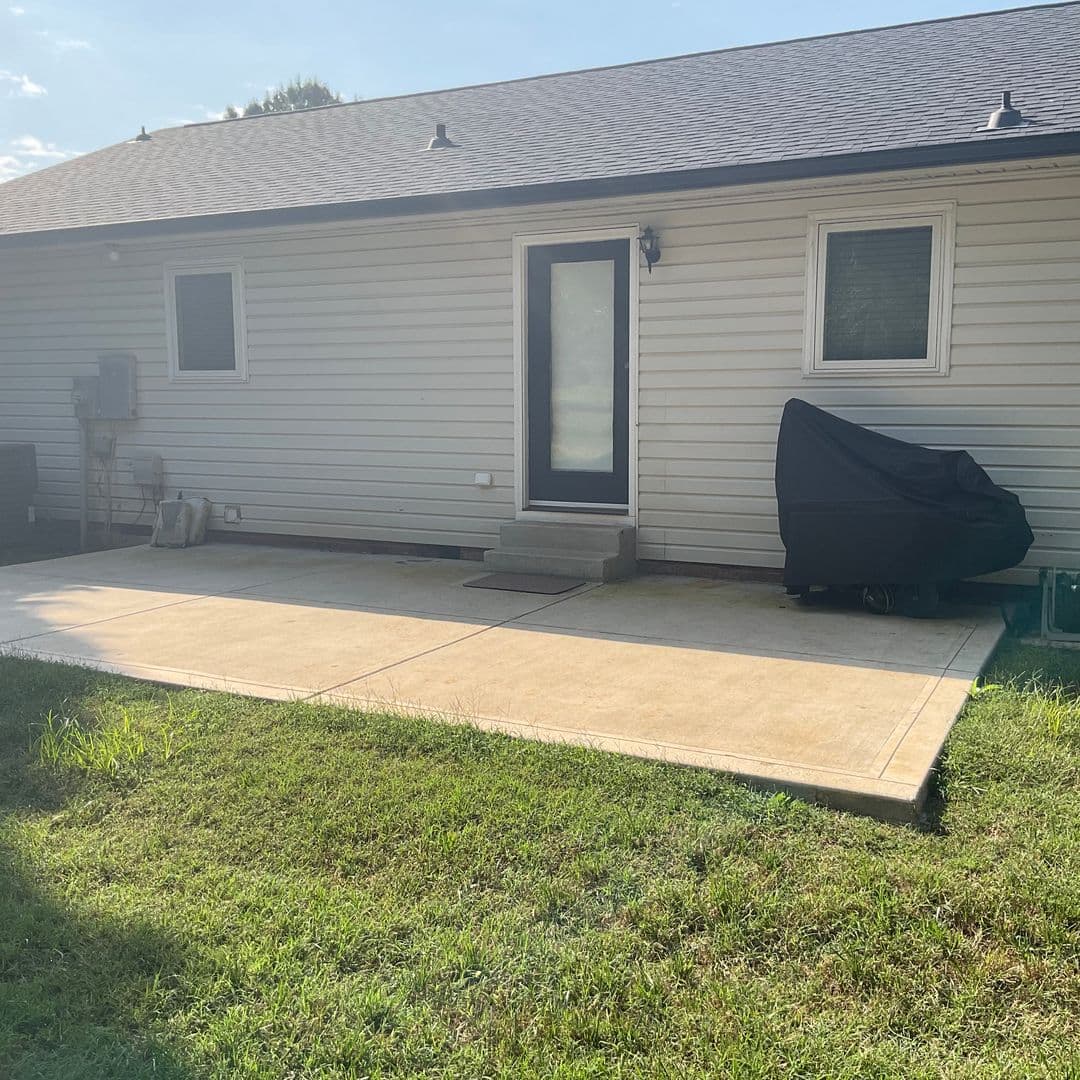 Lincolnton House: 1190 Park Cir