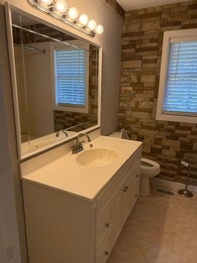 Lincolnton House: 735 Salem Church Road