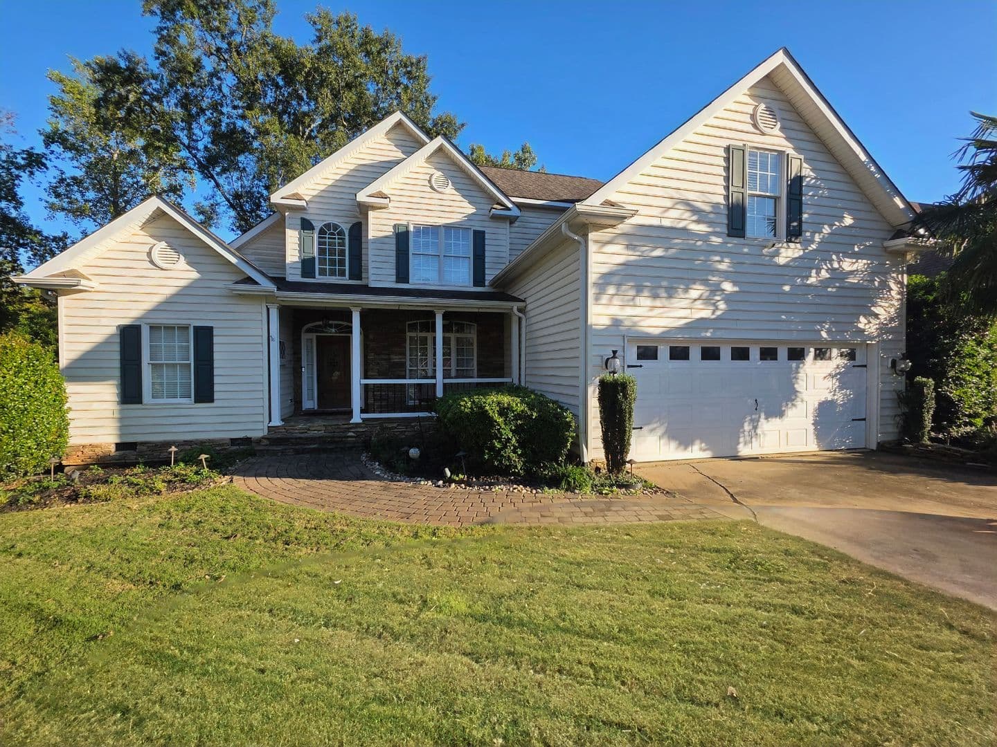 Roebuck House: 522 Saint Helene Ct