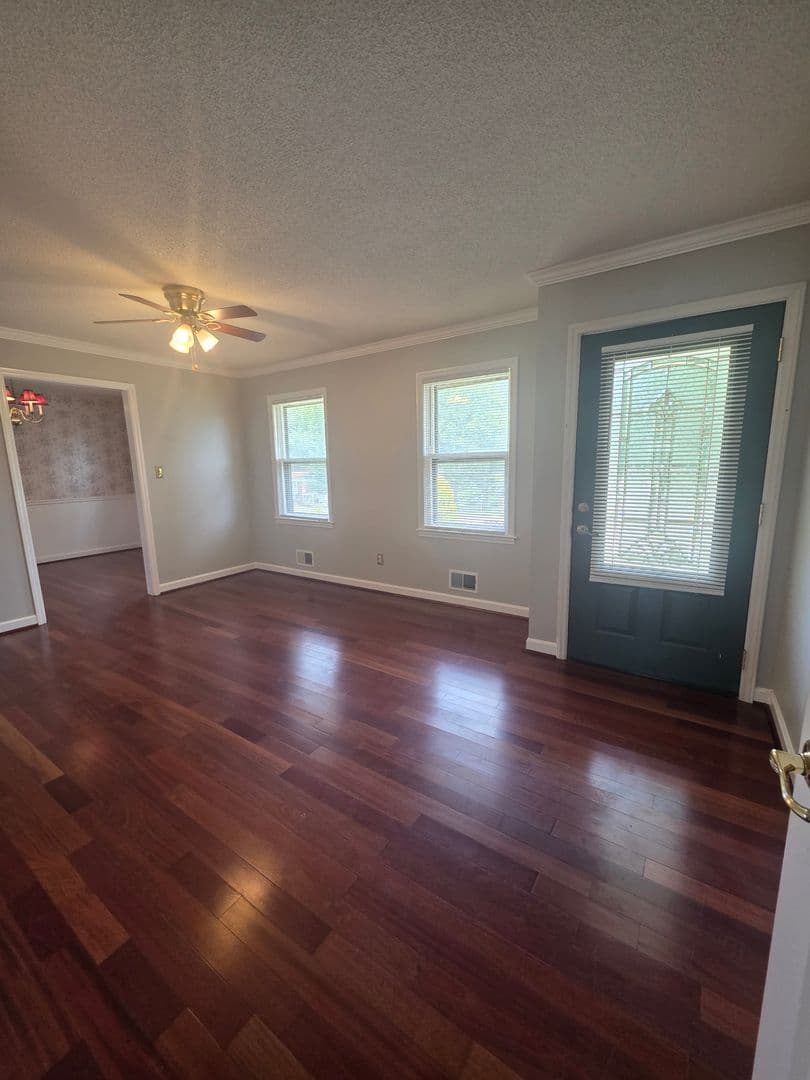 Spartannurg House: 4355 Conrad Dr